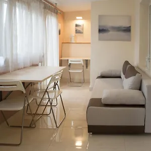 Апартаменты Kosmos Service Modern Spirit Center With Additional Cost Parking, Салоники